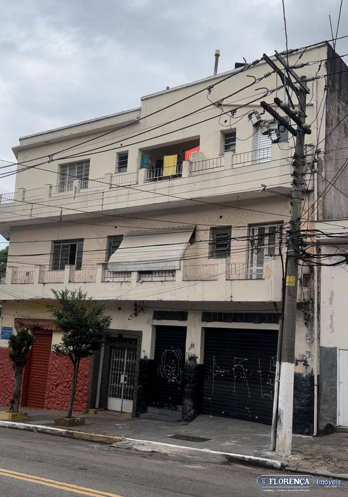 Prédio comercial de 3 pavimentos com 06 aptos mais 3 lojas + 3 casas