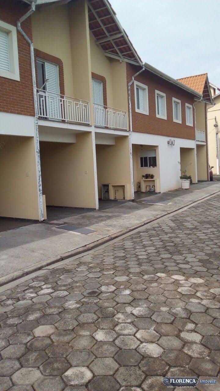 Aluguel de sobrado em condomínio